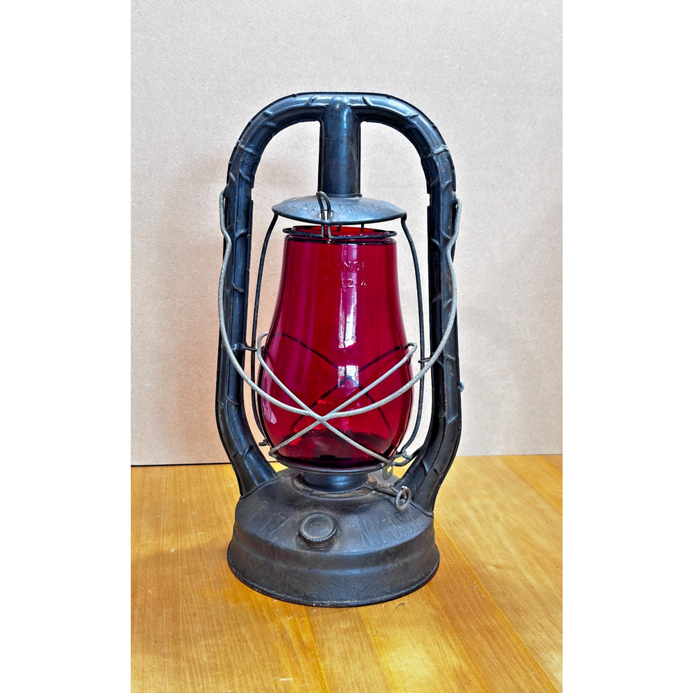 intage Dietz Monarch Lantern Red Glass Globe Rustic Farmhouse Cabin Decor
